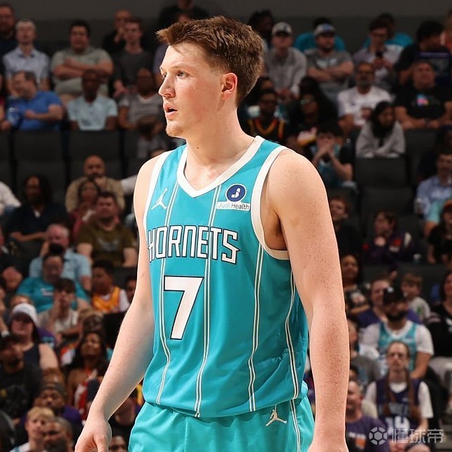  克努佩尔赛季至今已命中261记三分，创造队史单赛季三分纪录